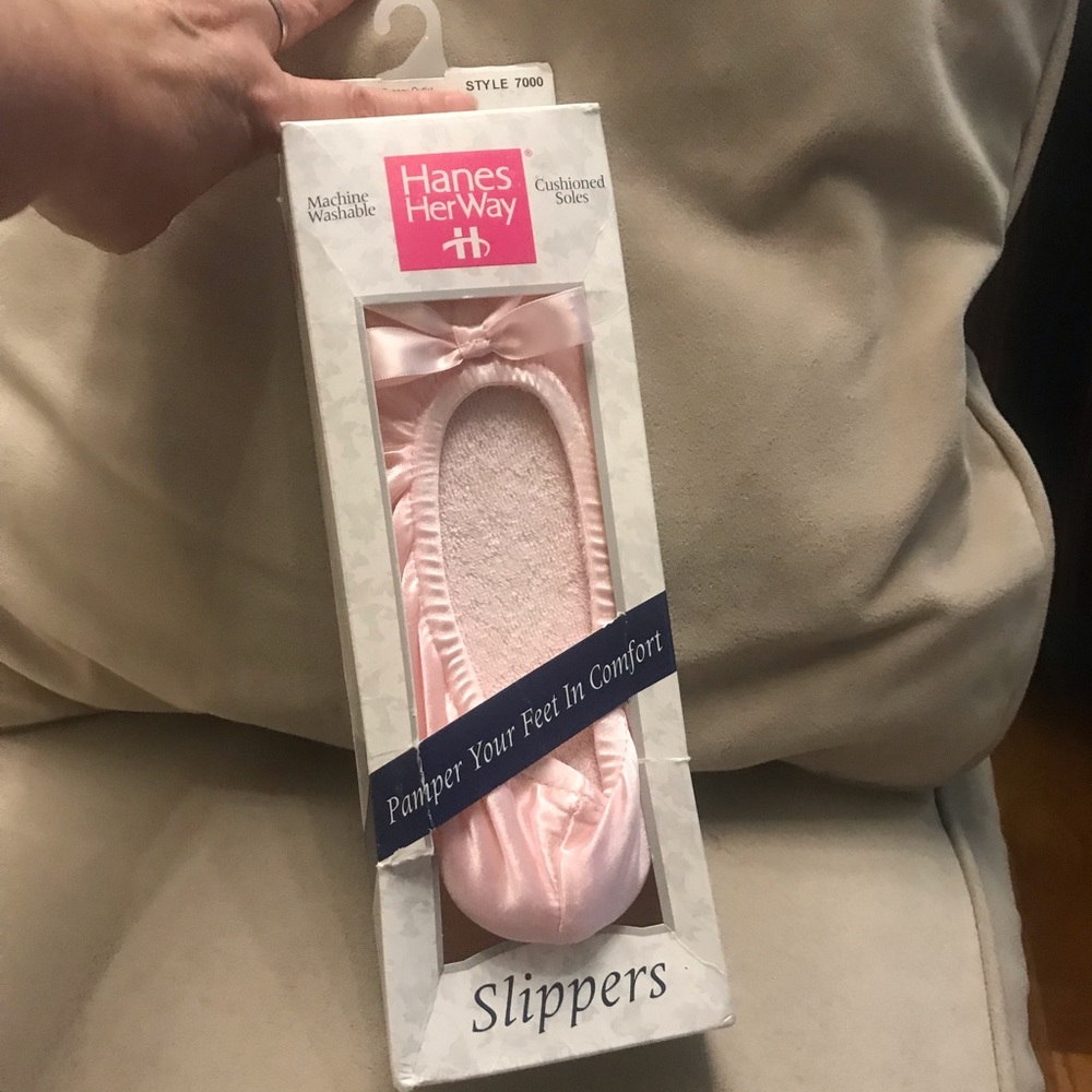 Hanes slippers